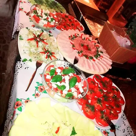 Gorski Przy Bukowej Chacie Bed & Breakfast 3*