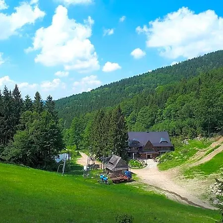 Bed & Breakfast Gorski Przy Bukowej Chacie 3*