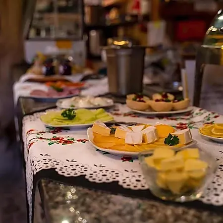 Gorski Przy Bukowej Chacie Bed & Breakfast 3*