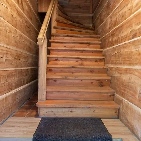 Gorski Przy Bukowej Chacie Bed & Breakfast 3*